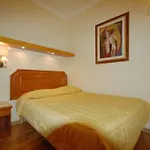 Apartment Rue Brey - 5 Persons